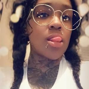 Meet your Posher, Tay